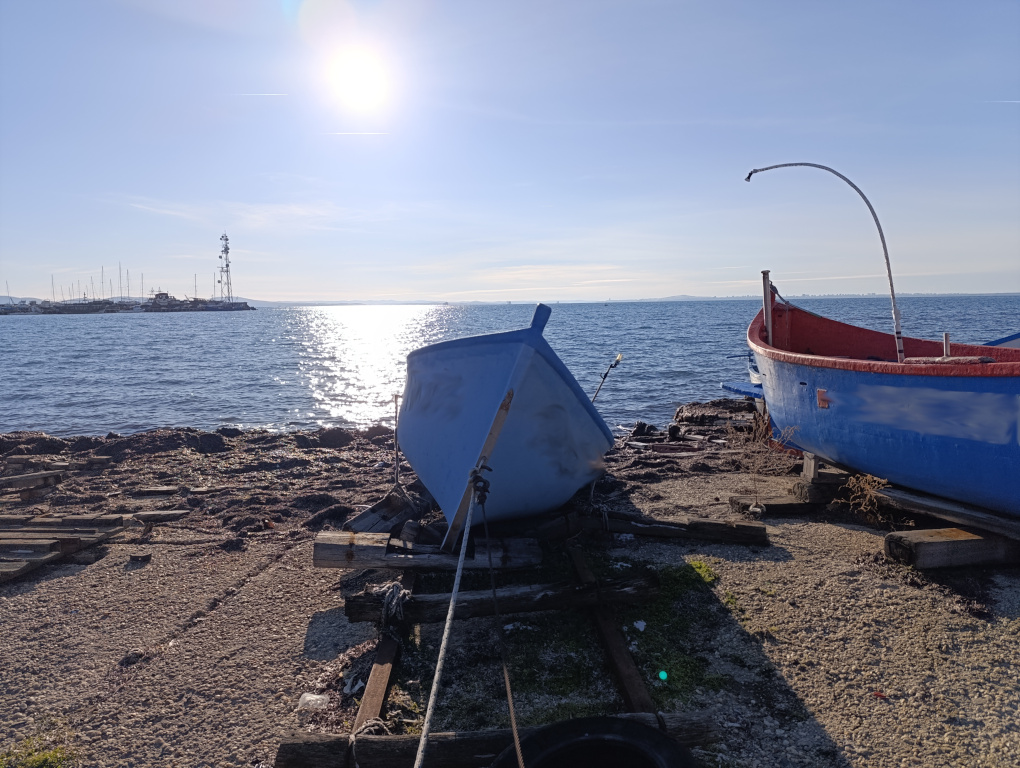 Mediterranean boat initial stability analyze